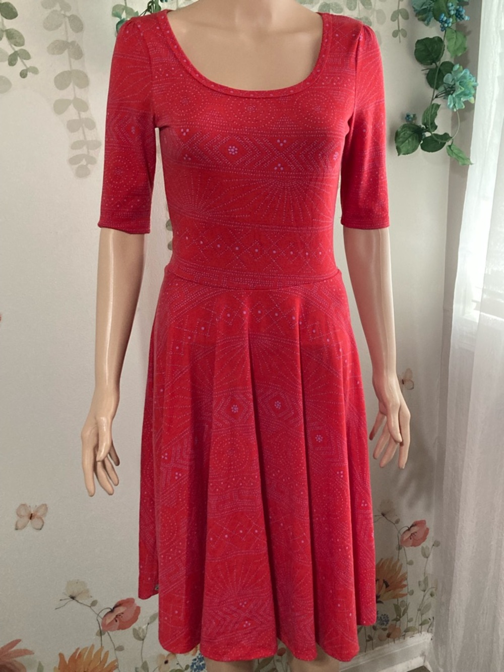 Sz S LuLaRoe Nicole Red Scoop Neck Midi Dress